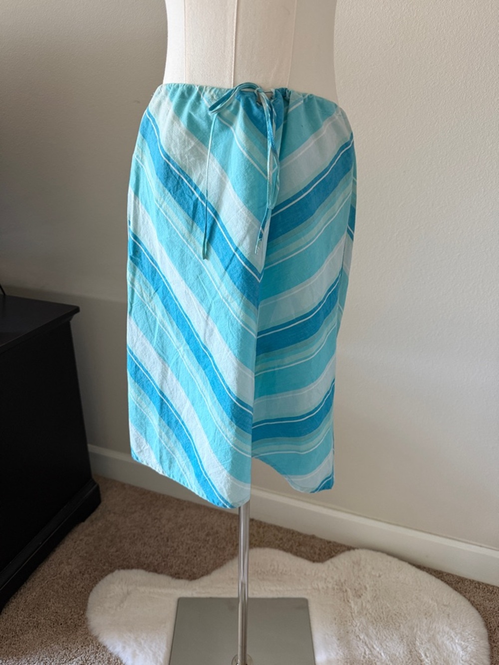 Abercrombie & Fitch Light Blue and White Striped Swim Sarong